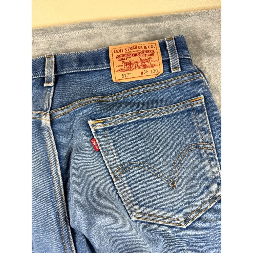 Levis lot pairs